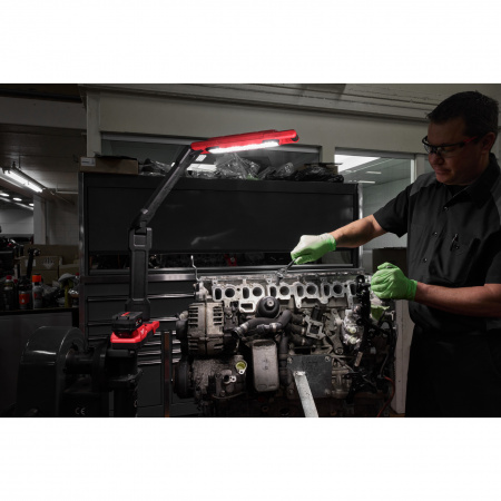 Аккумуляторный светодиодный фонарь с изменяемым углом наклона M18 ABL-0